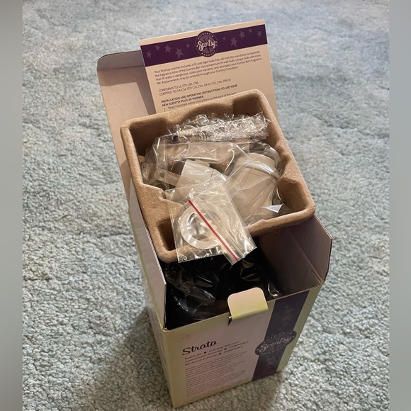 NWB strata mini Scentsy warmer - Picture 2 of 3